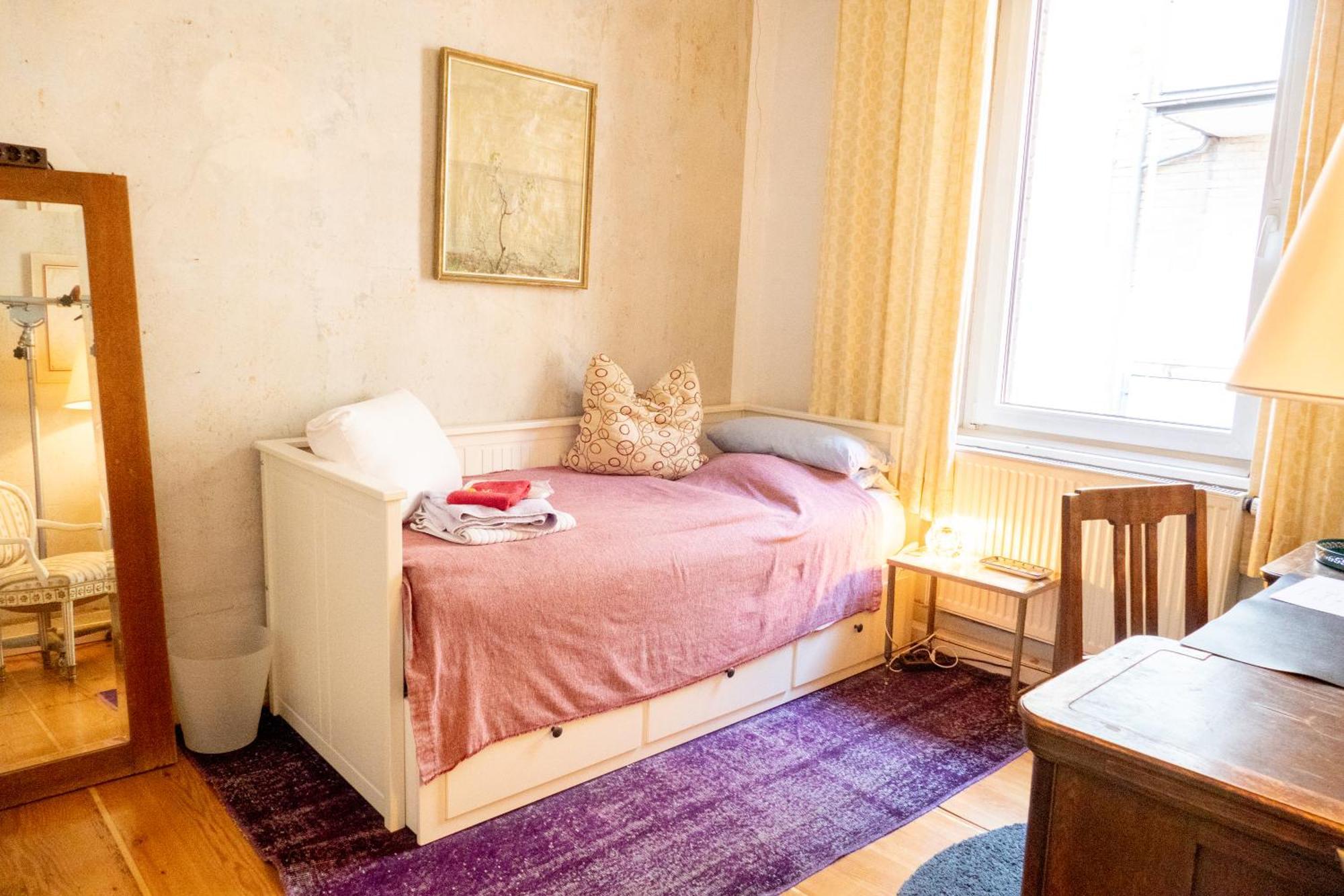 Zimmer In Kuenstlerwohnung Estugarda Exterior foto